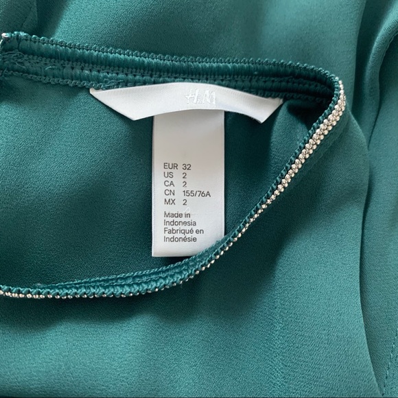 *Flaw* H&M emerald green asymmetrical shift Dress - Picture 10 of 10